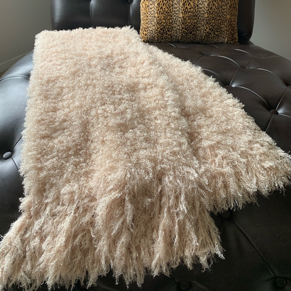 Women’s cozy cream pashmina wrap